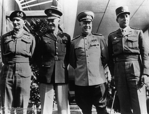 „In Anbetracht der Niederlage Deutschlands” – Die alliierten Oberbefehlshaber in Berlin (5. Juni 1945)